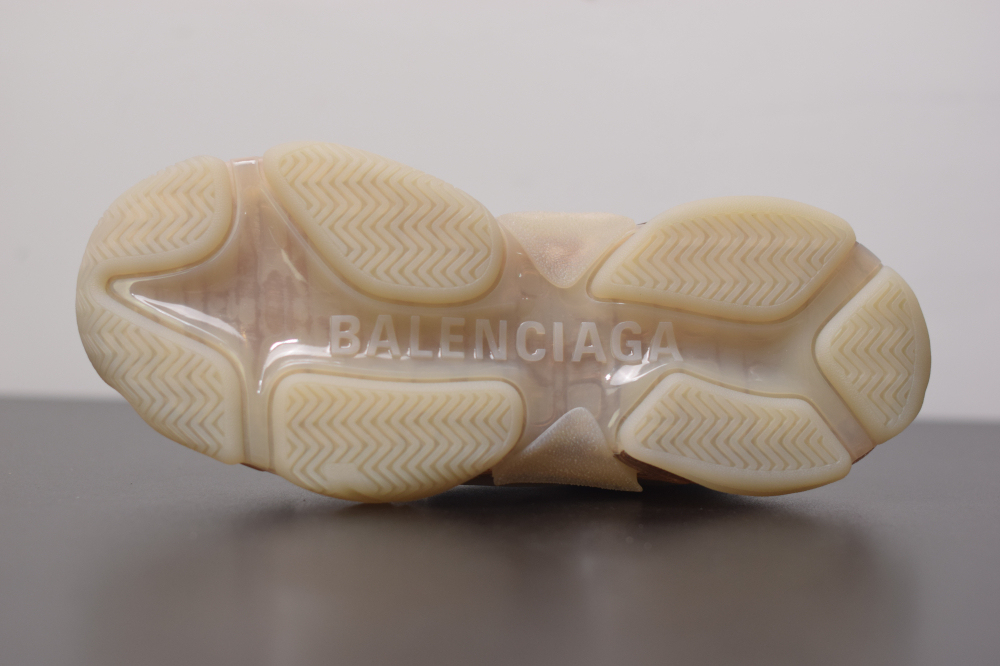 Bal**ci*ga Triple S   ECBA800616H