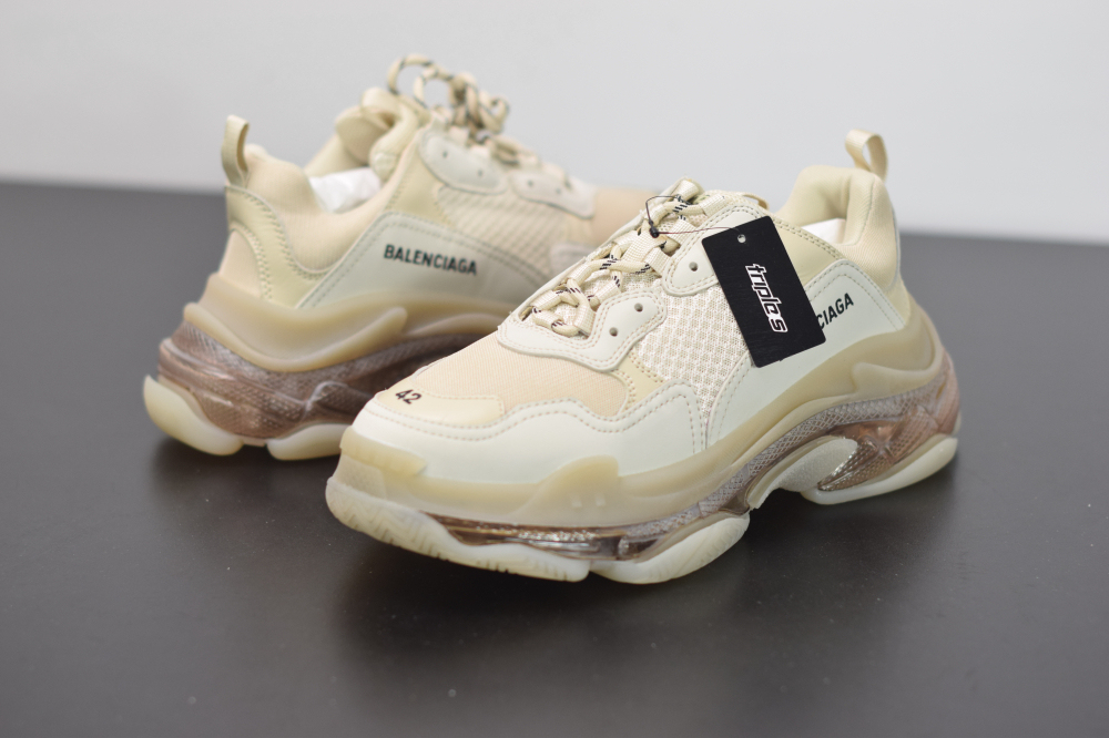 Bal**ci*ga Triple S   ECBA800616H