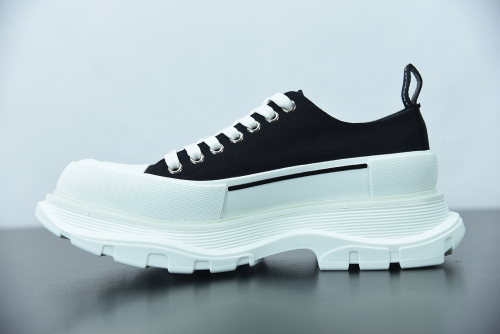 Alexander McQueen Tread Slick Low Lace Up Black White (W)  760165