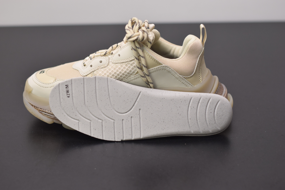Bal**ci*ga Triple S   ECBA800616H