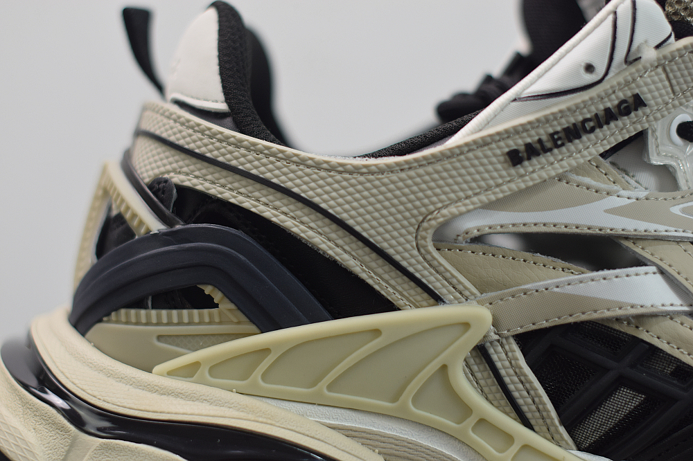 Bal**ci*ga Track.2 sneakers gray, white and black ECBA8148234