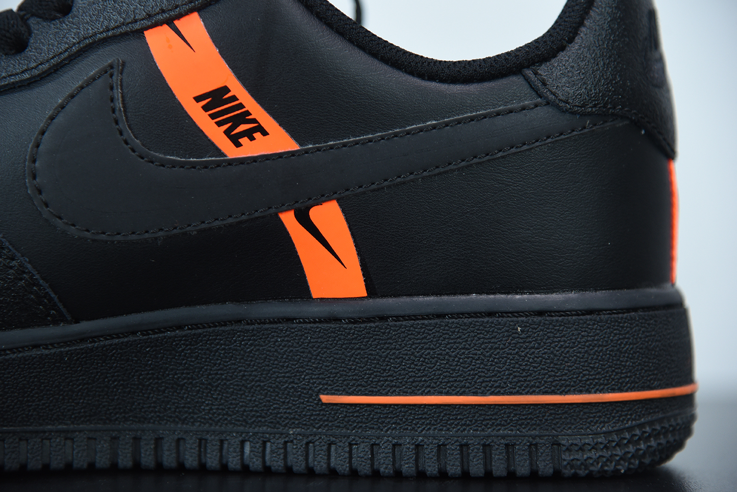 Nike Air Force 1 Low LV8 KSA Worldwide Pack Black Total Orange (GS) CT4683-001
