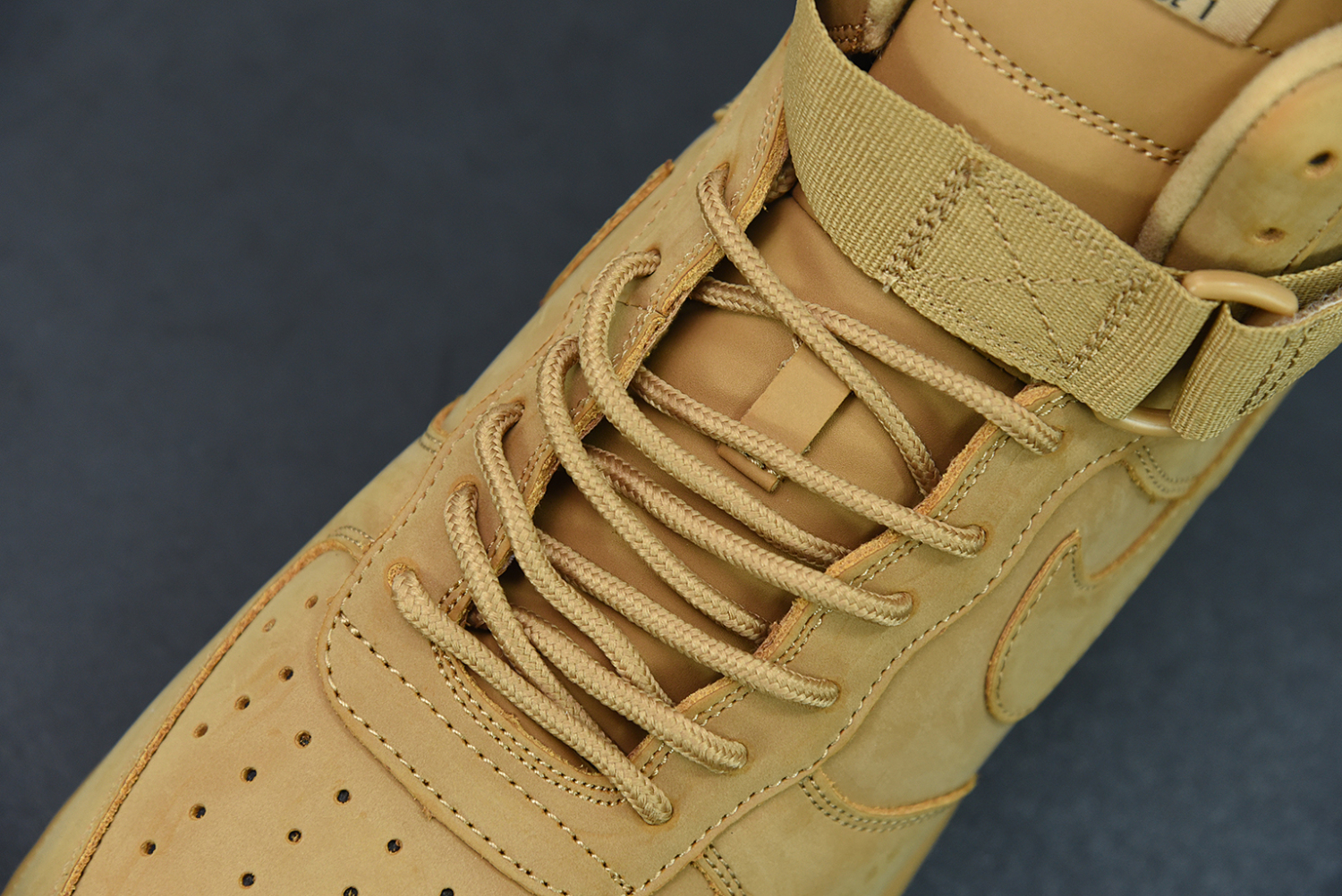 Nike Air Force 1 High Flax (2018) 882096-200