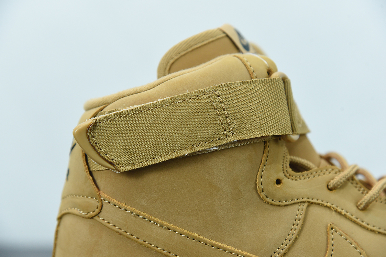 Nike Air Force 1 High Flax (2018) 882096-200