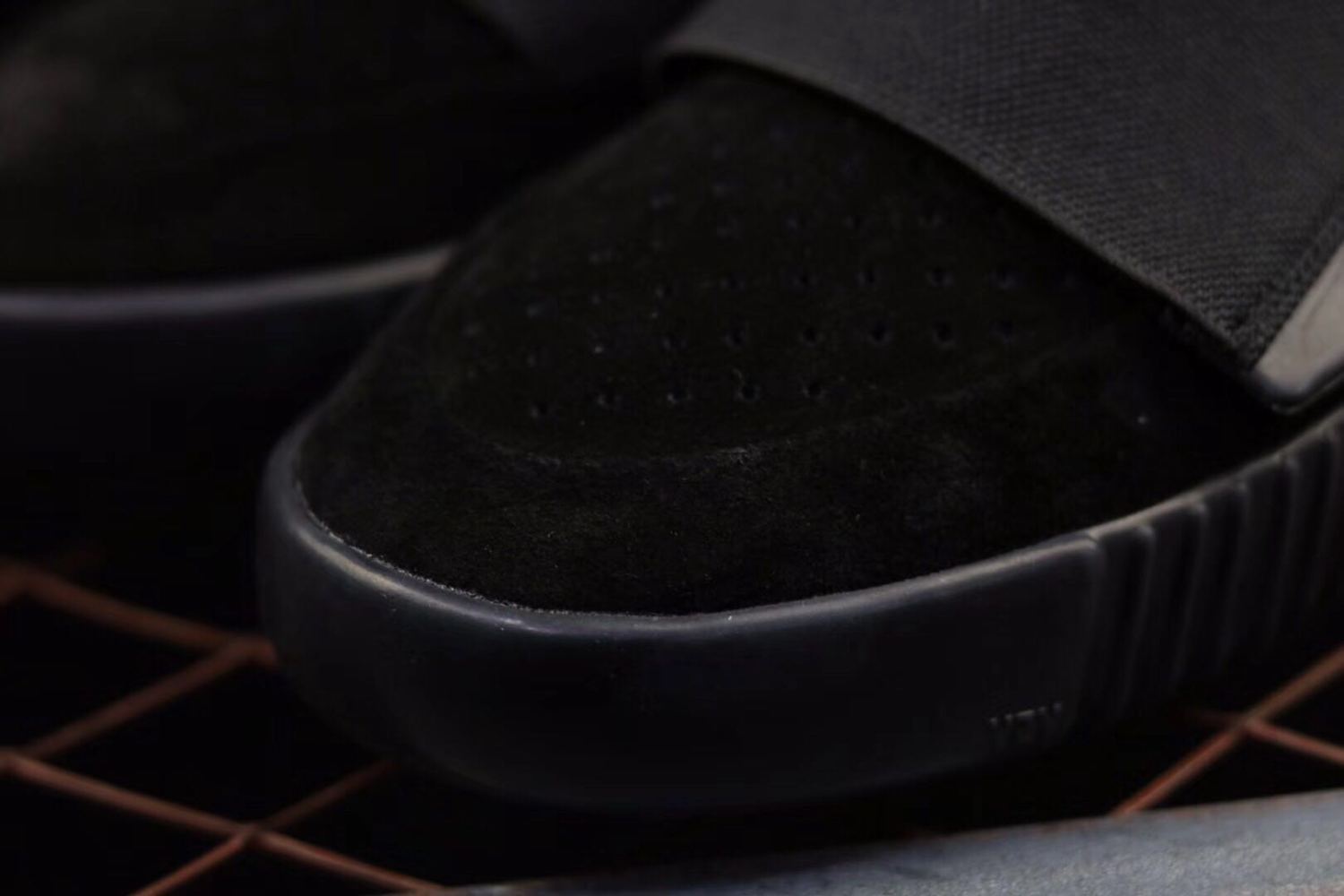 adidas Yeezy Boost 750 Triple Black BB1839