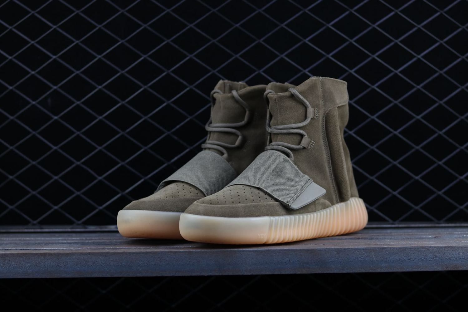 adidas Yeezy Boost 750 Light Brown Gum (Chocolate) BY2456
