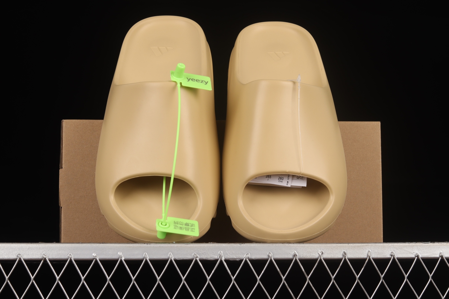 adidas Yeezy Slide Bone FW6345