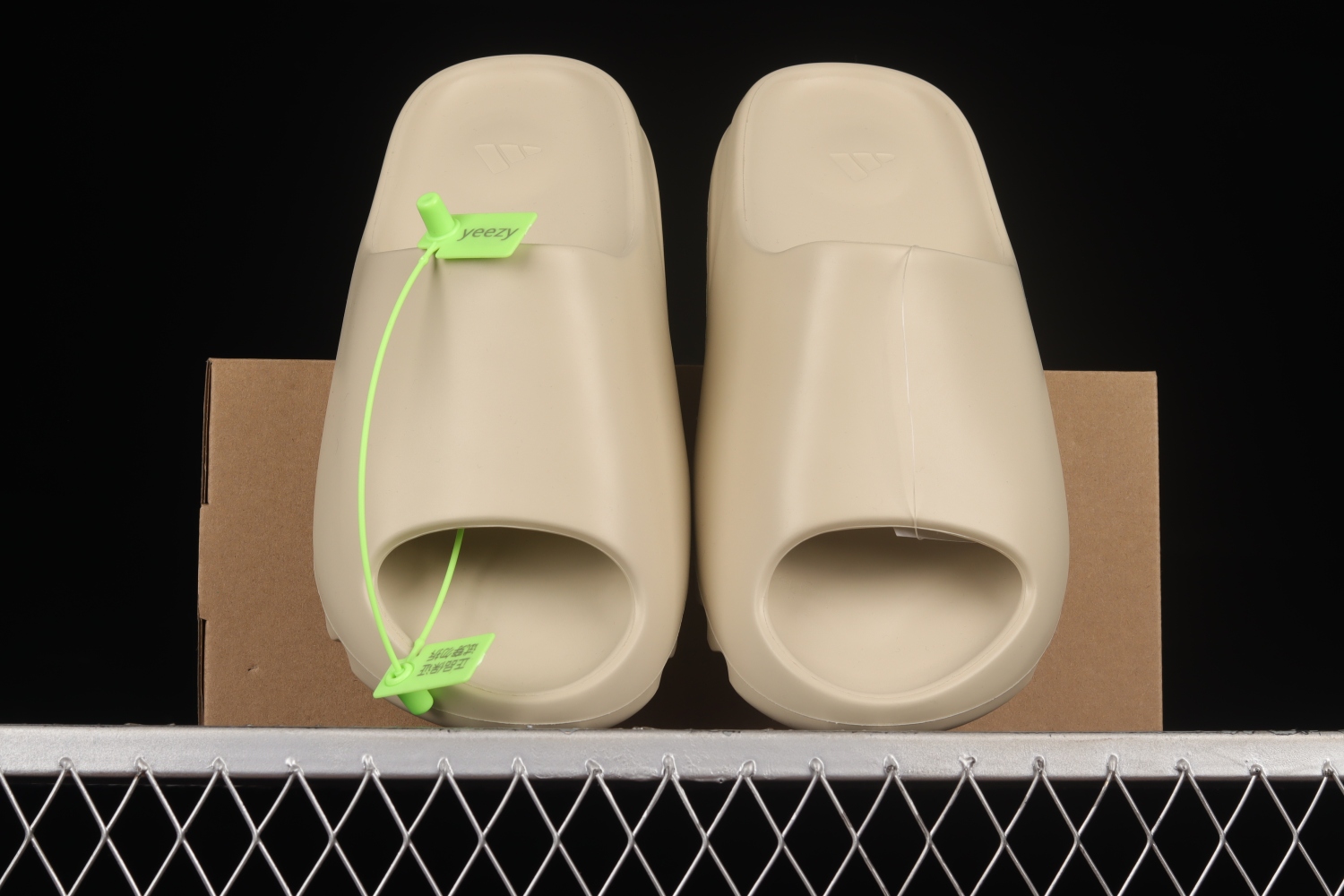 adidas Yeezy Slide Desert Sand FW6344