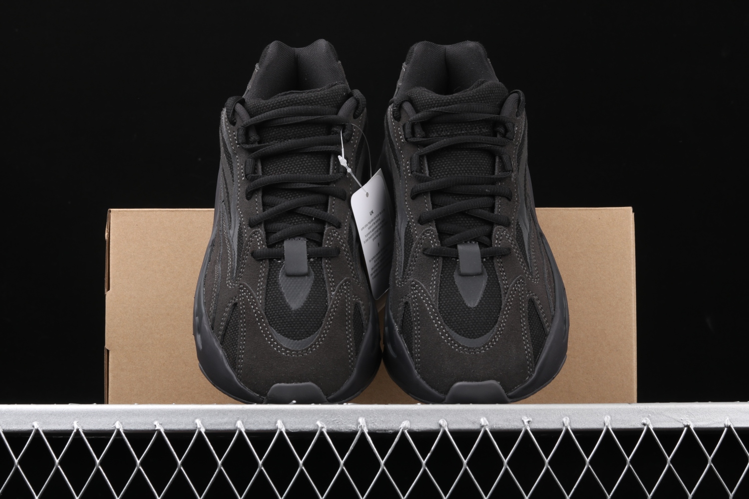 adidas Yeezy Boost 700 V2 Vanta FU6684