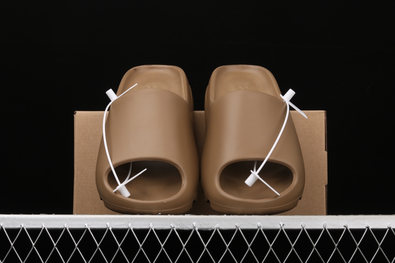 US$ 30.00 - adidas Yeezy Slide Core G55492 - www.taosneakers.com
