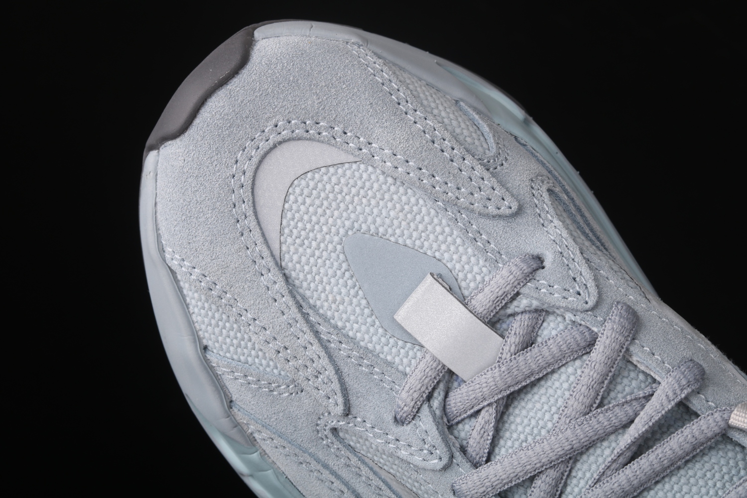 adidas Yeezy Boost 700 V2 Hospital Blue FV8424
