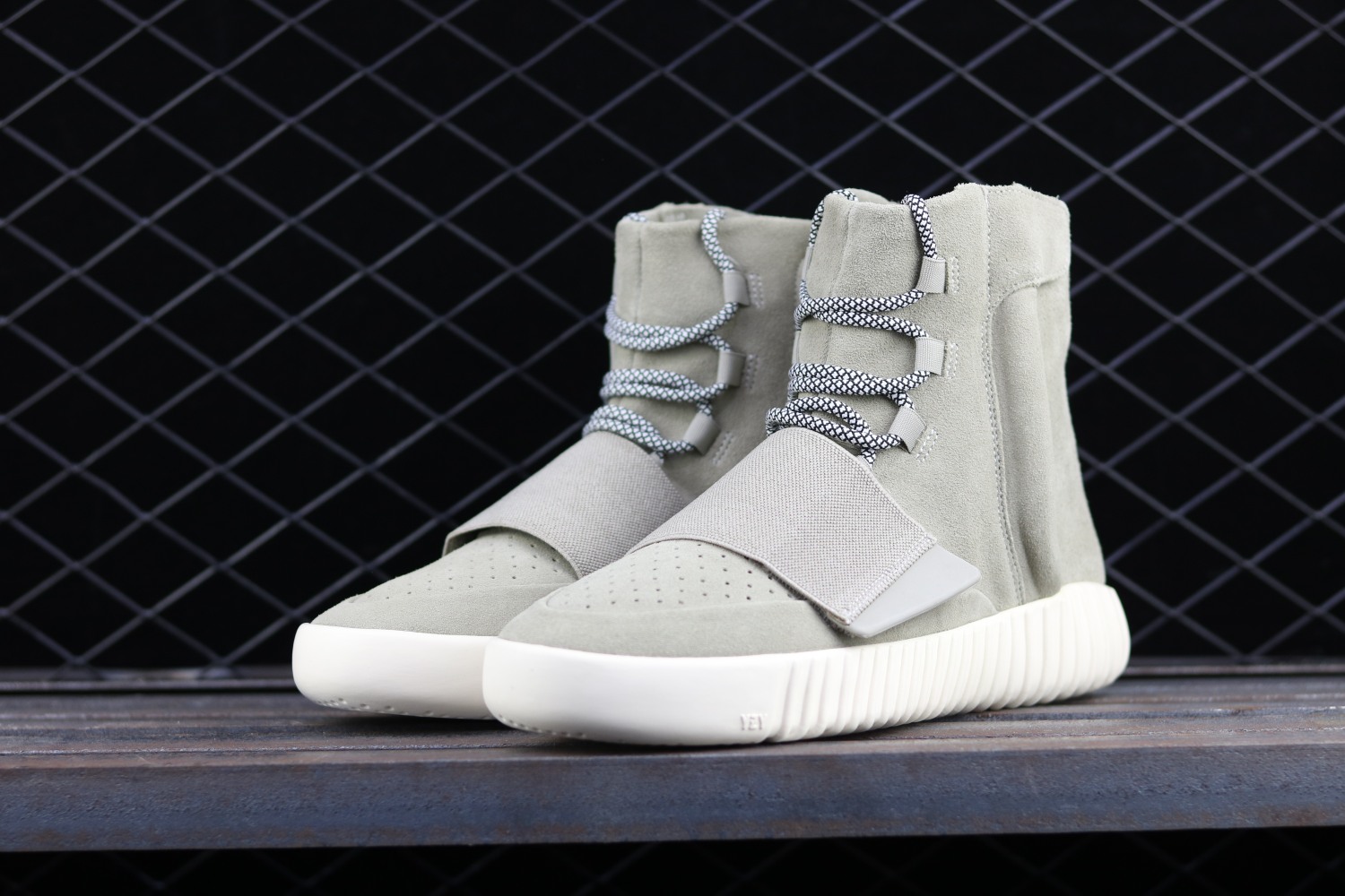 adidas Yeezy Boost 750 OG Light Brown B35309