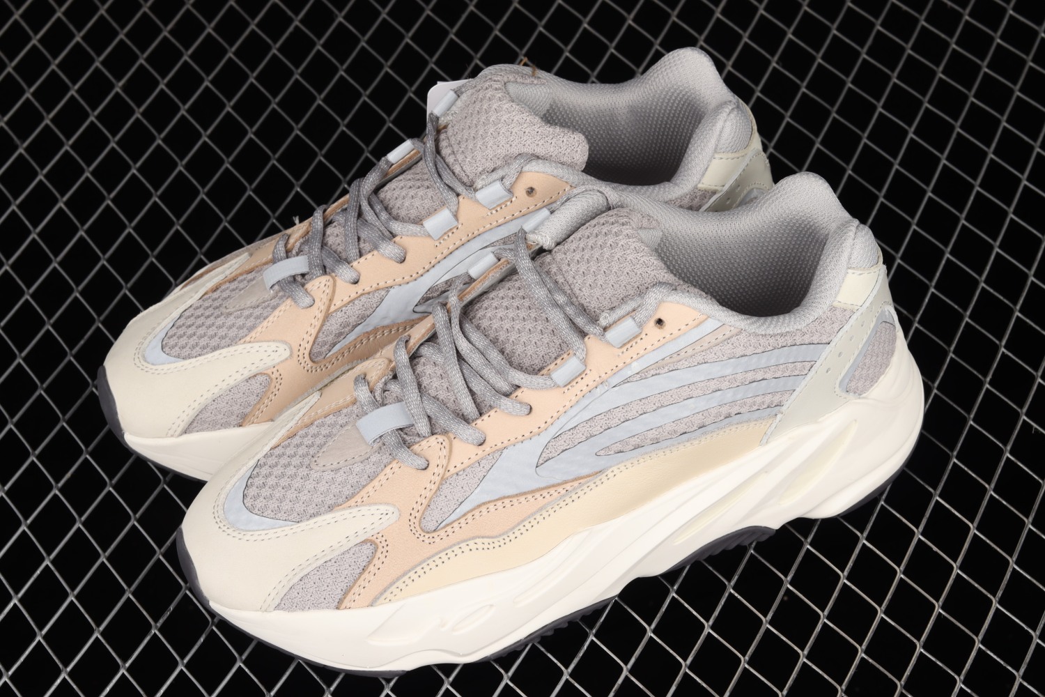 adidas Yeezy Boost 700 V2 Cream GY7924
