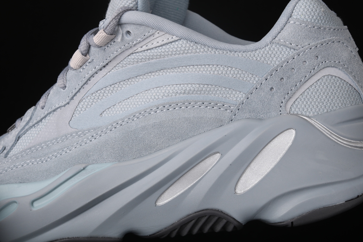 adidas Yeezy Boost 700 V2 Hospital Blue FV8424