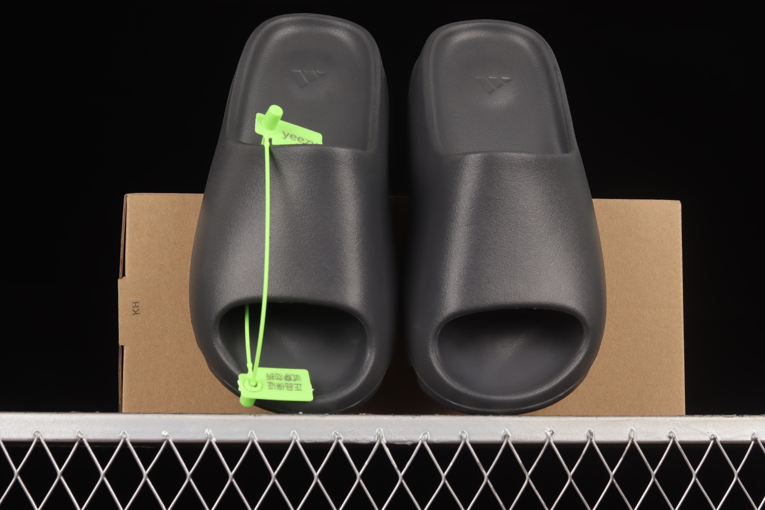 adidas Yeezy Slide Onyx HQ6448