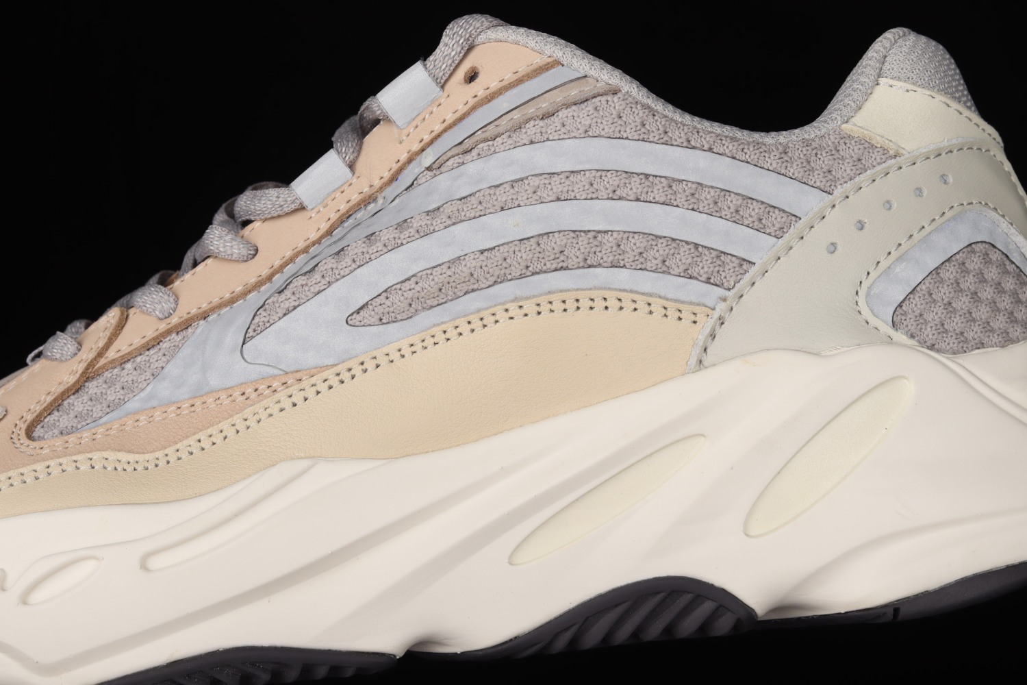 adidas Yeezy Boost 700 V2 Cream GY7924