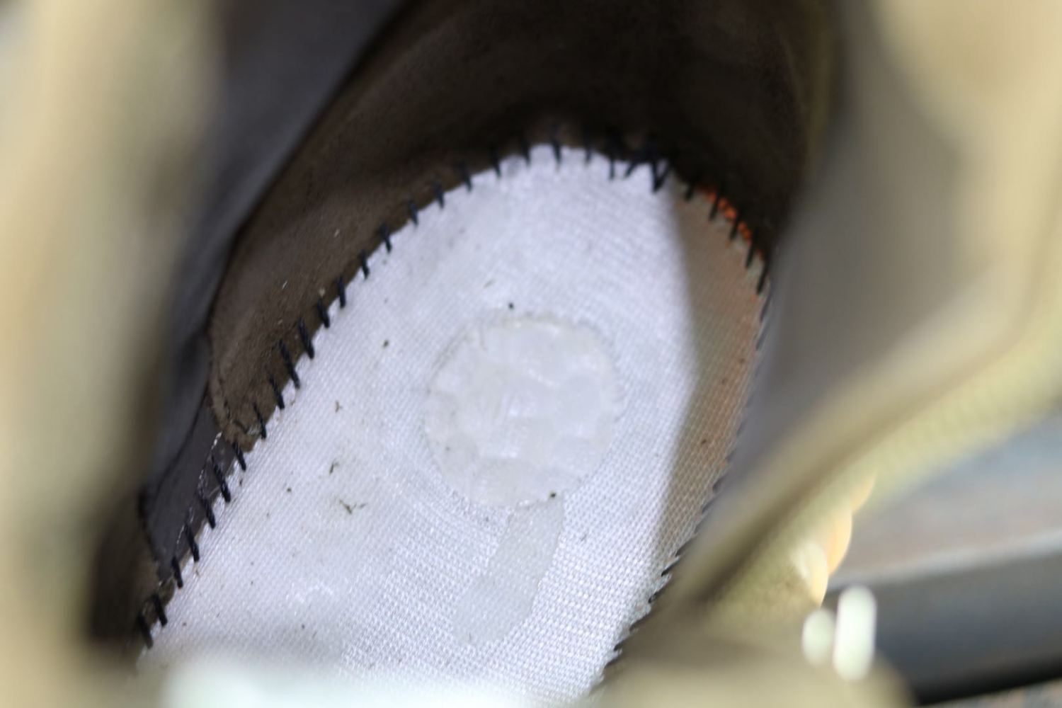 adidas Yeezy Boost 750 Light Brown Gum (Chocolate) BY2456