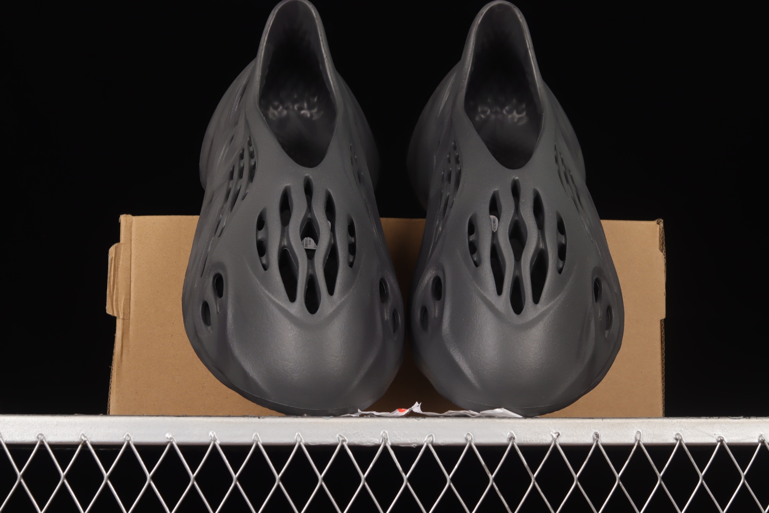 adidas Yeezy Foam RNNR Onyx HP8739