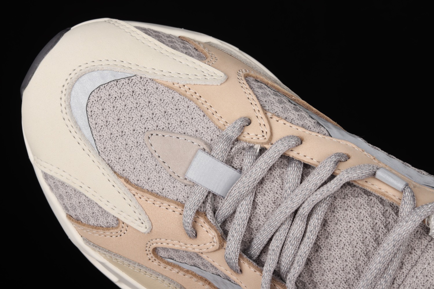 adidas Yeezy Boost 700 V2 Cream GY7924