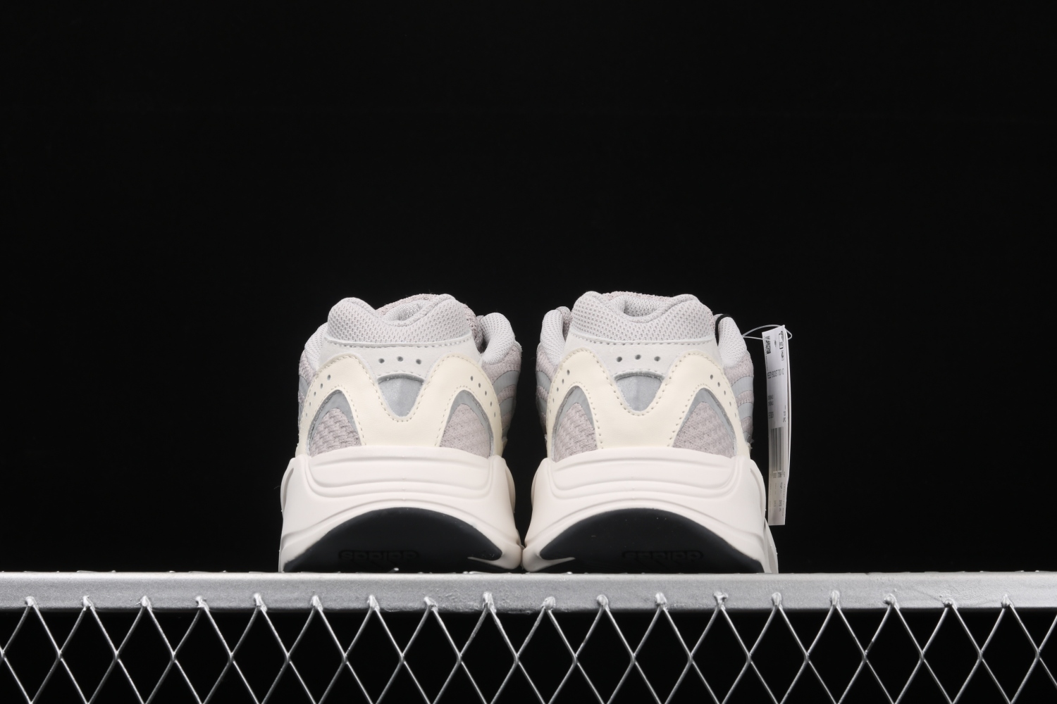 adidas Yeezy Boost 700 V2 Static (2018/2022)  EF2829