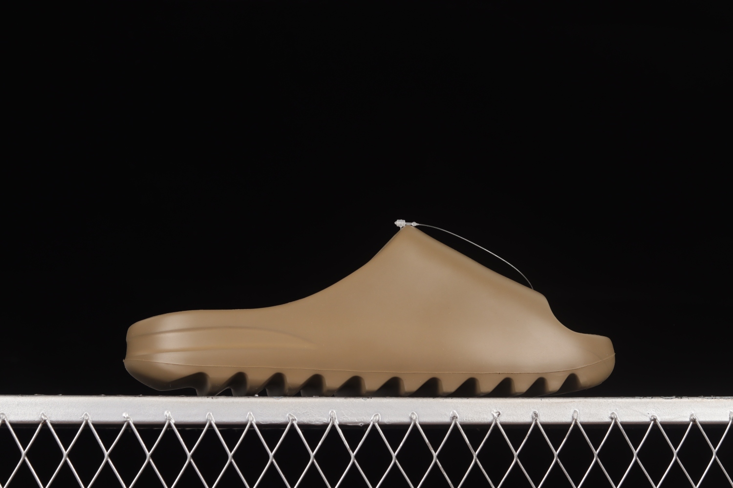 adidas Yeezy Slide Earth Brown  FV8425