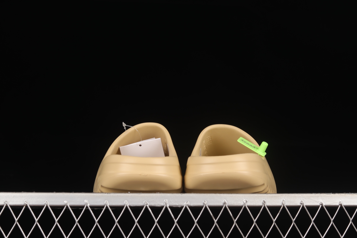 adidas Yeezy Slide Bone FW6345