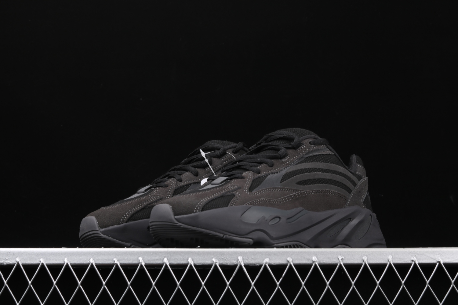 adidas Yeezy Boost 700 V2 Vanta FU6684