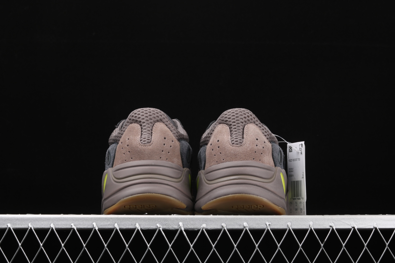 adidas Yeezy Boost 700 Mauve EE9614