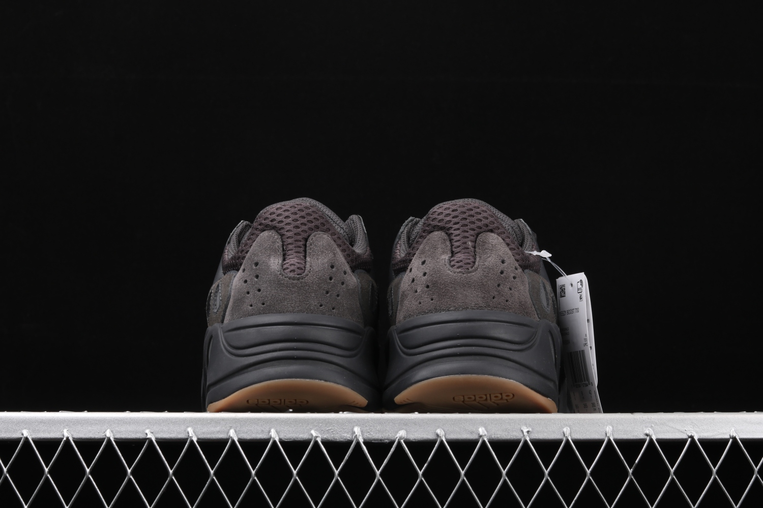 adidas Yeezy Boost 700 Utility Black FV5304