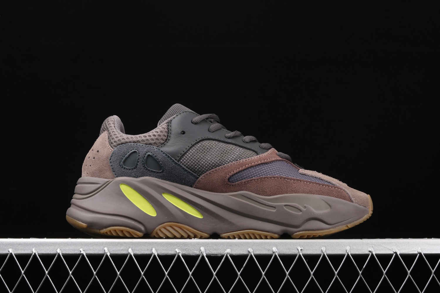 adidas Yeezy Boost 700 Mauve EE9614