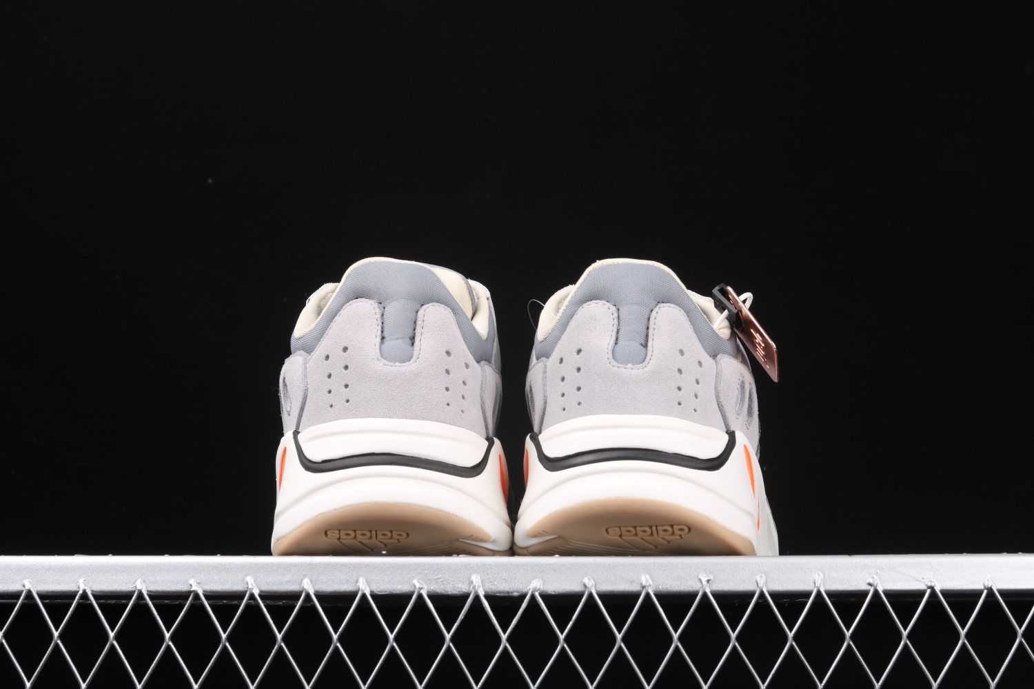adidas Yeezy Boost 700 Magnet FV9922