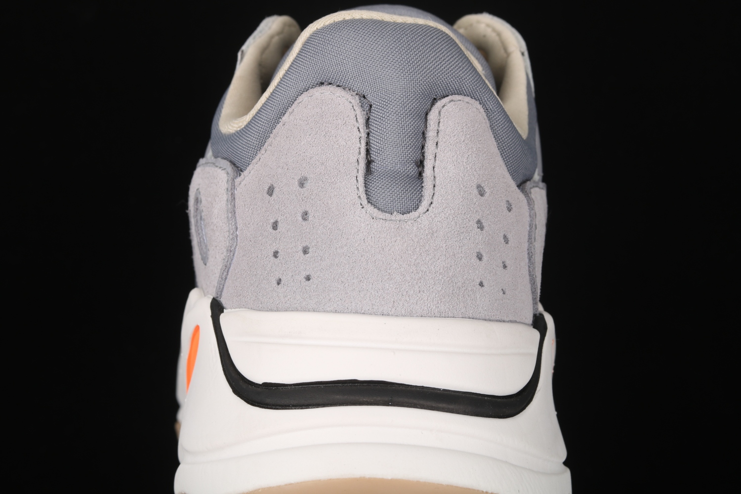 adidas Yeezy Boost 700 Magnet FV9922