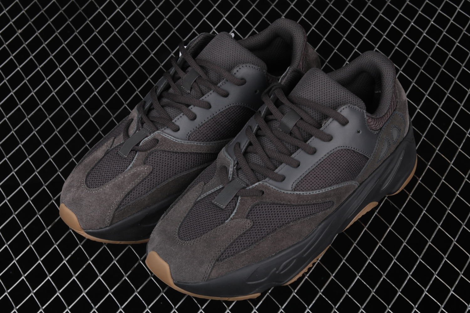 adidas Yeezy Boost 700 Utility Black FV5304