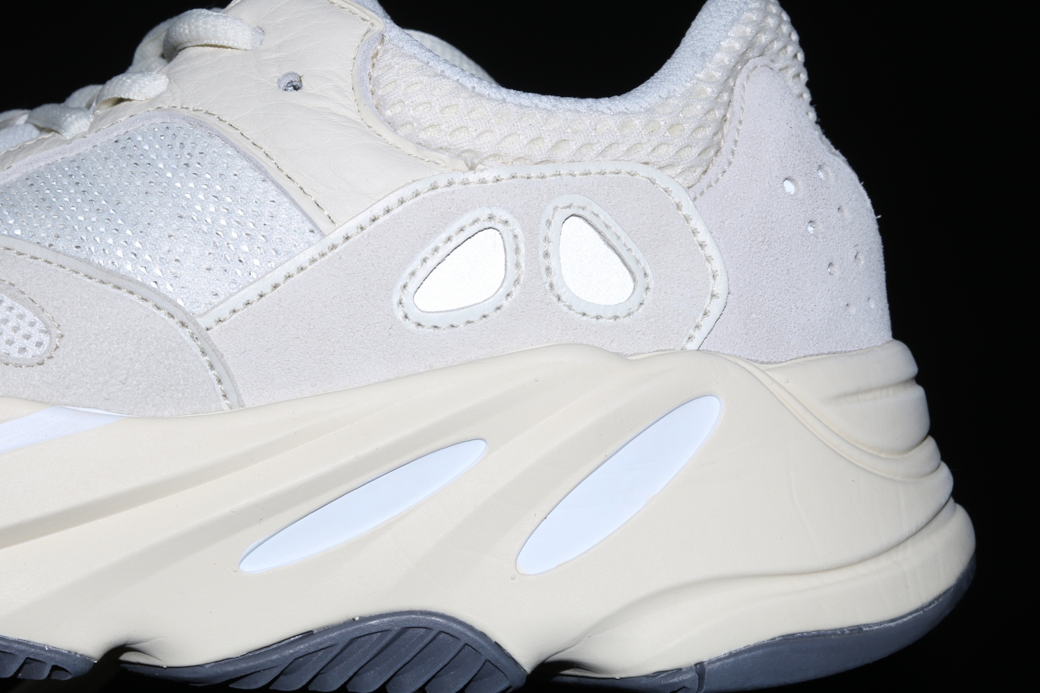 adidas Yeezy Boost 700 Analog EG7596