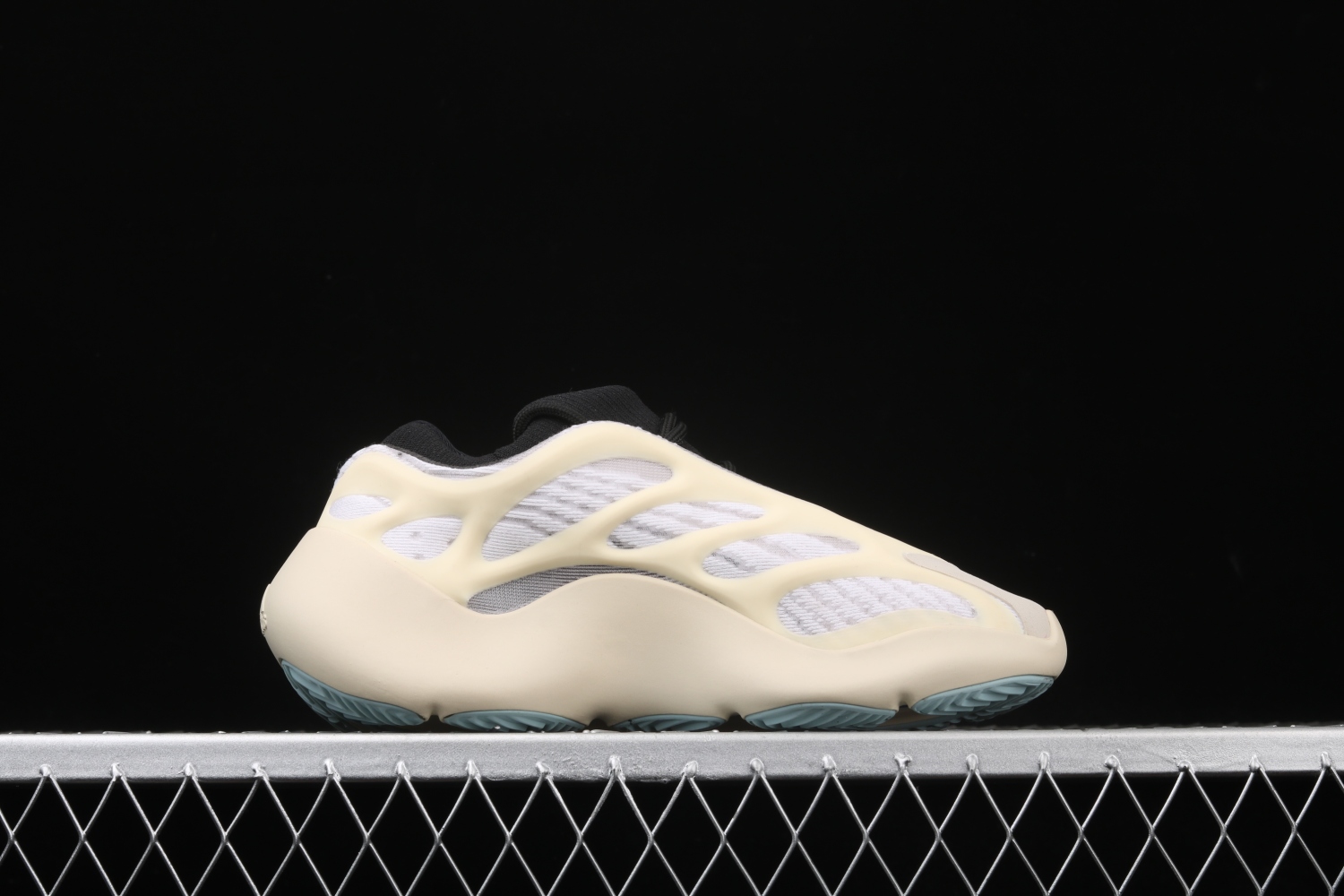 adidas Yeezy 700 V3 Azael FW4980