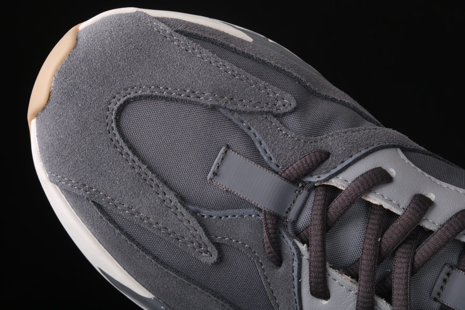 adidas Yeezy Boost 700 Magnet FV9922