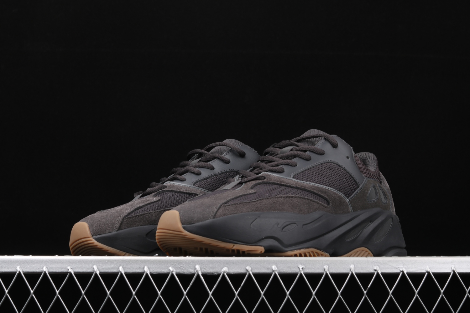 adidas Yeezy Boost 700 Utility Black FV5304