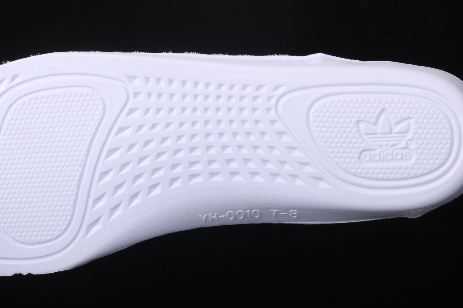 adidas Yeezy Boost 350 V2 Synth (Non-Reflective) FV5578