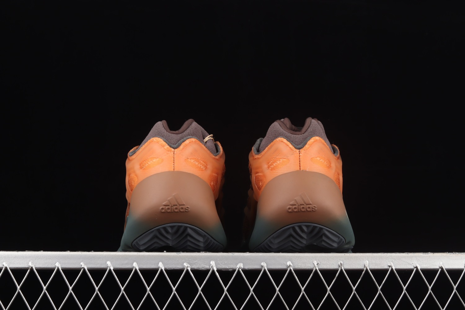 adidas Yeezy 700 V3 Copper Fade GY4109