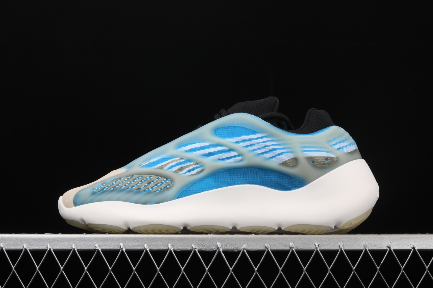 adidas Yeezy 700 V3 Arzareth G54850