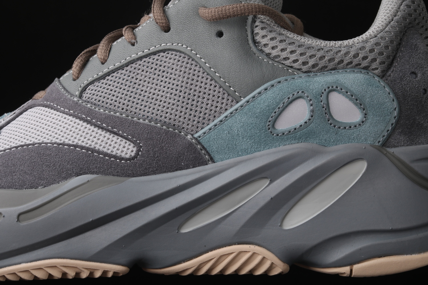 adidas Yeezy Boost 700 Teal Blue  FW2499