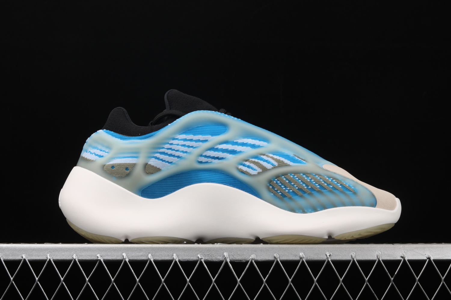adidas Yeezy 700 V3 Arzareth G54850
