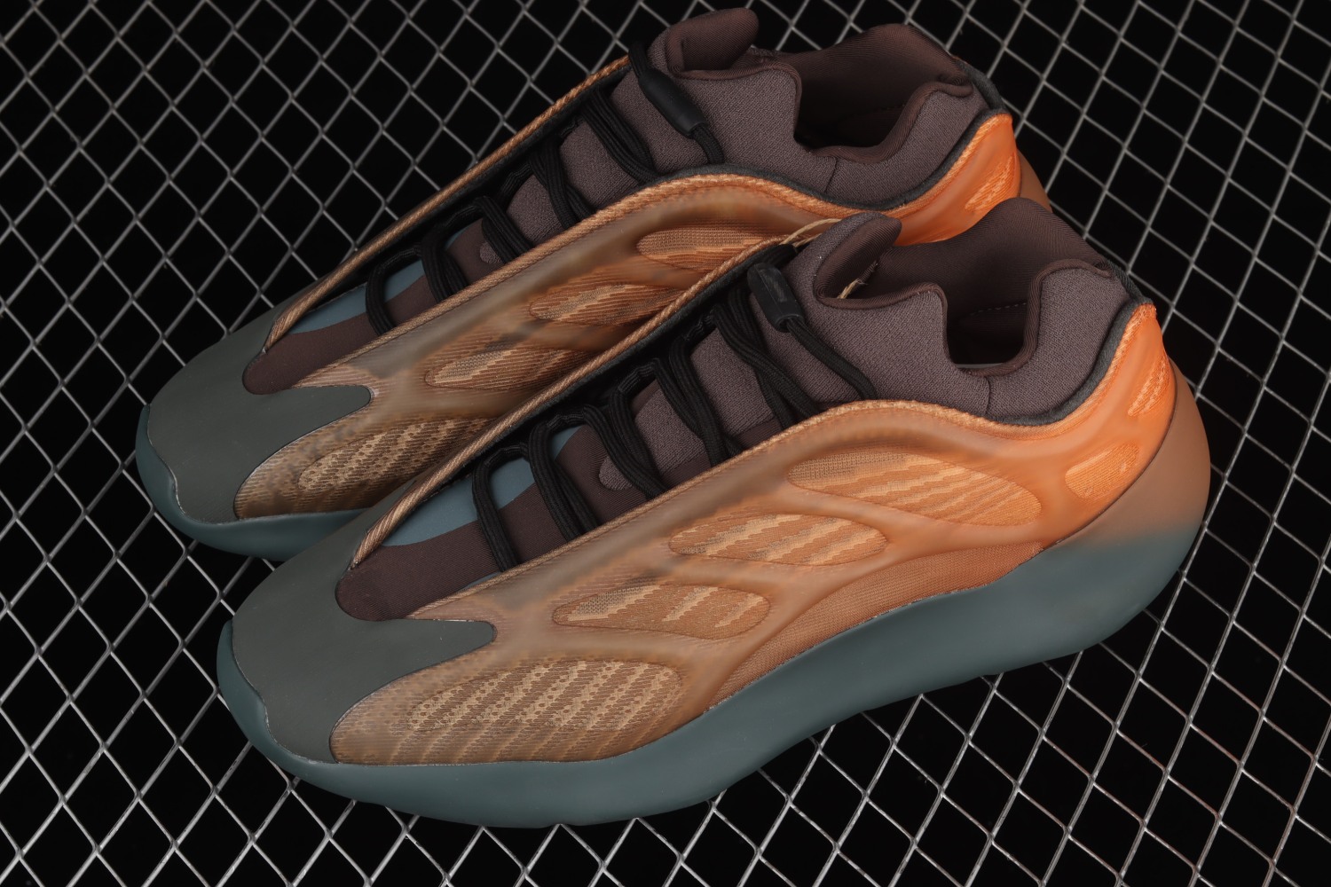 adidas Yeezy 700 V3 Copper Fade GY4109