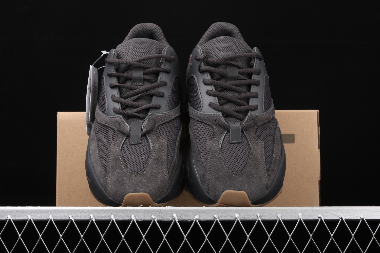 adidas Yeezy Boost 700 Utility Black FV5304
