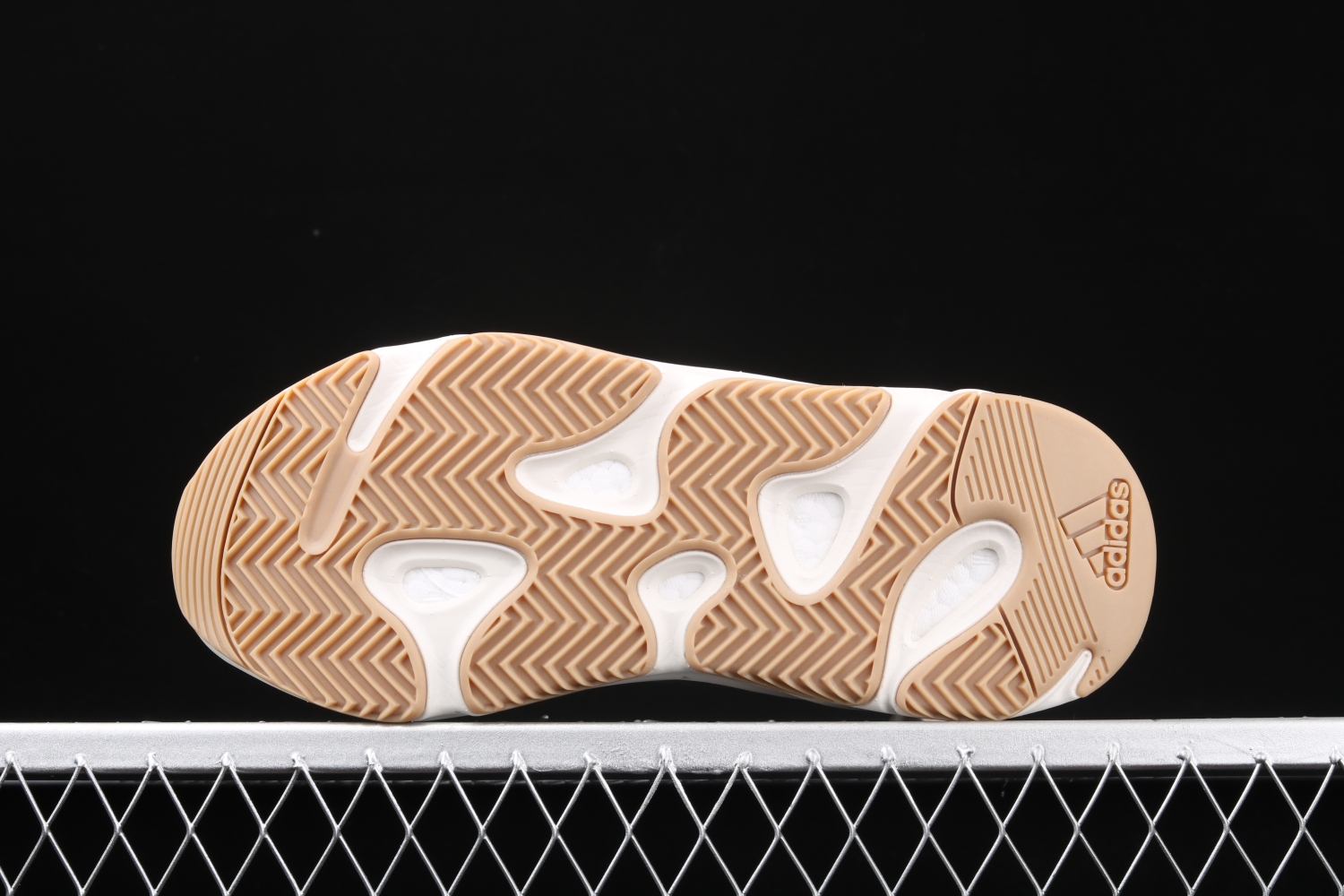 adidas Yeezy Boost 700 Magnet FV9922