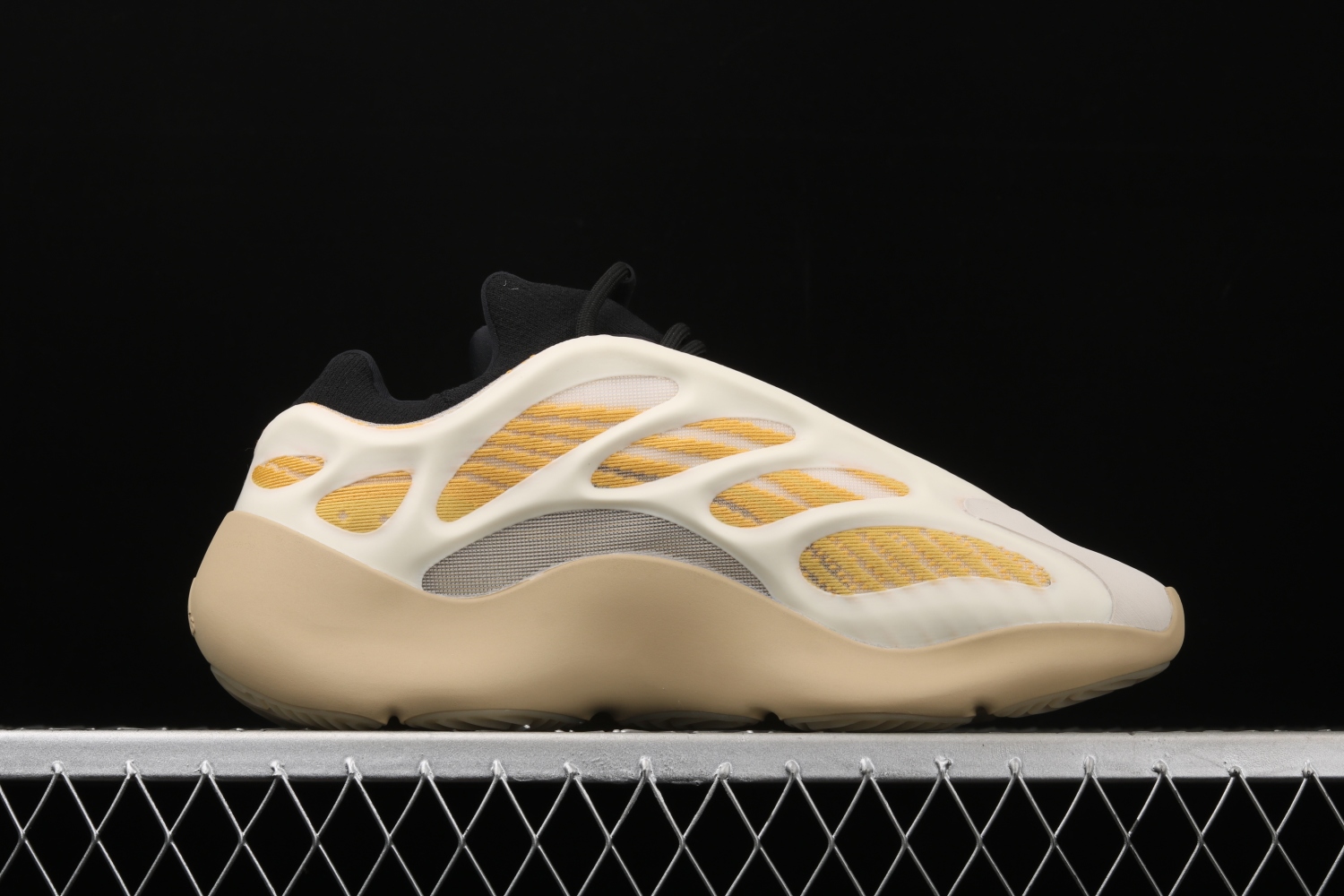 adidas Yeezy 700 V3 Safflower G54853