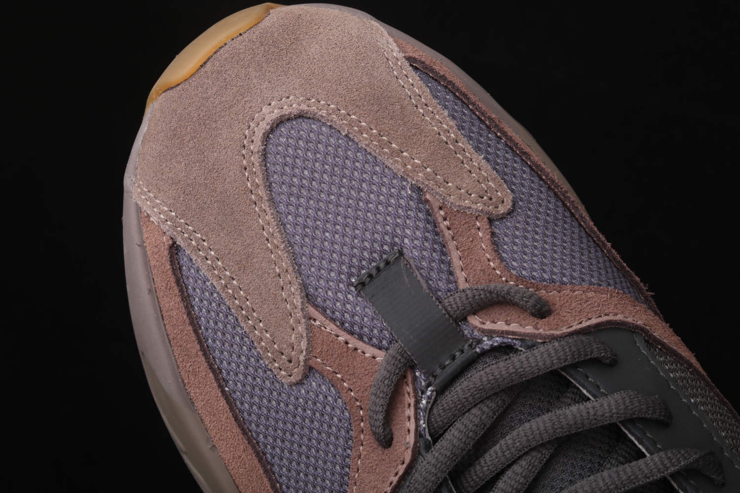 adidas Yeezy Boost 700 Mauve EE9614