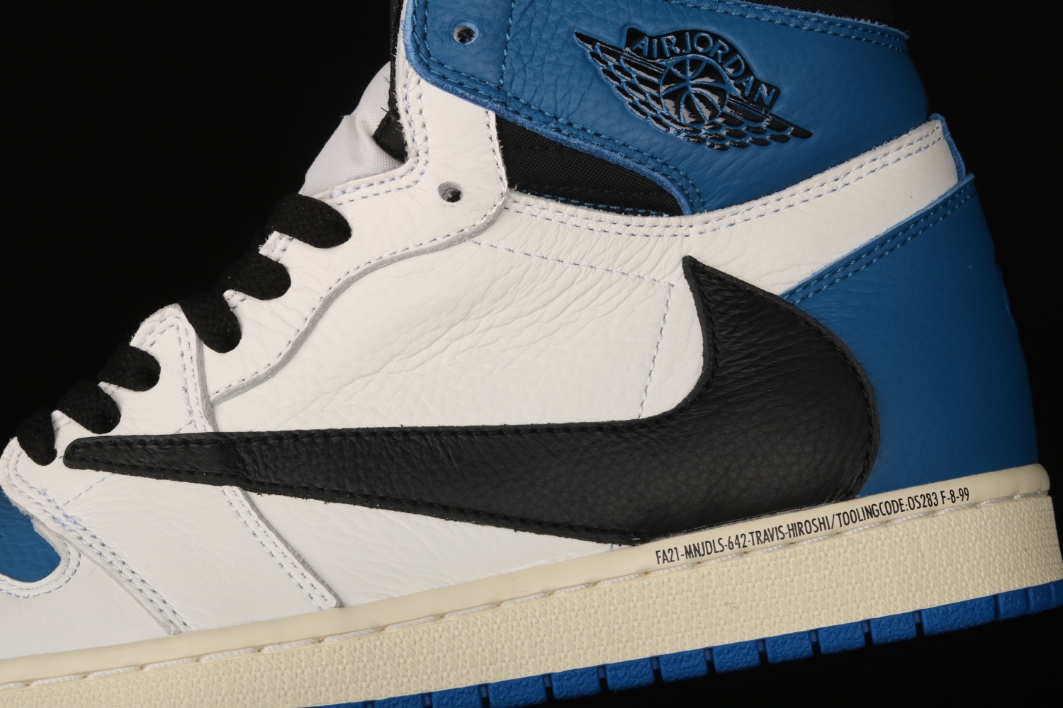 Jordan 1 High OG SP Fragment x Travis Scott DH3227-105
