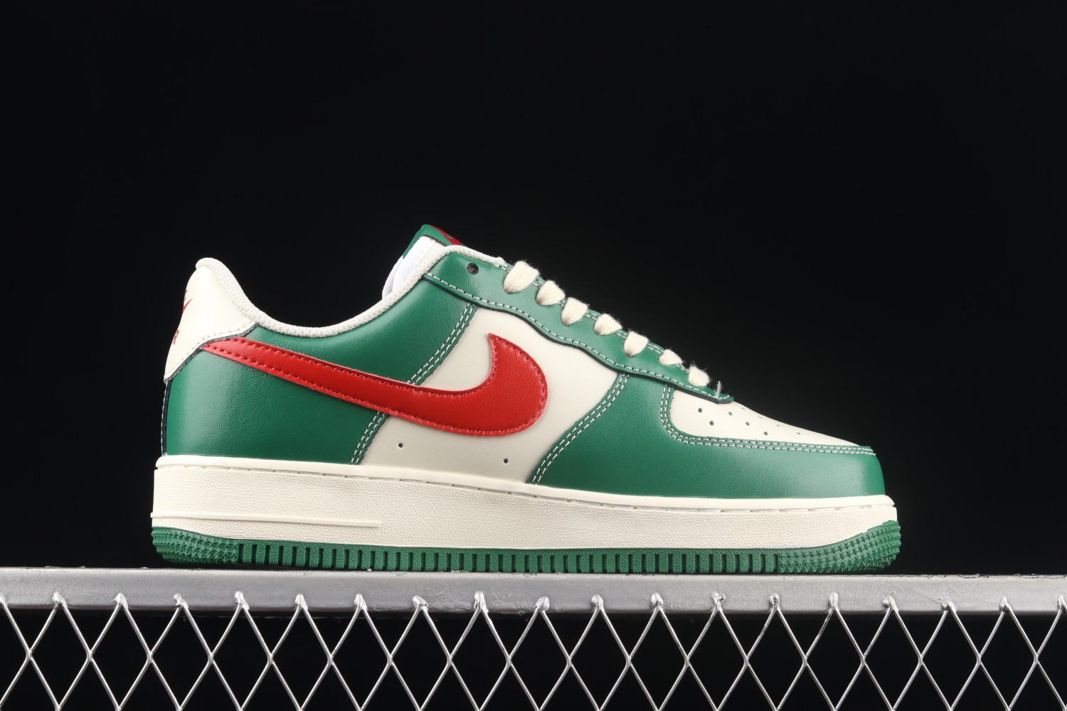 Nike Air Force 1 07 Low Sparrow White Green Solar Red CW2288-666