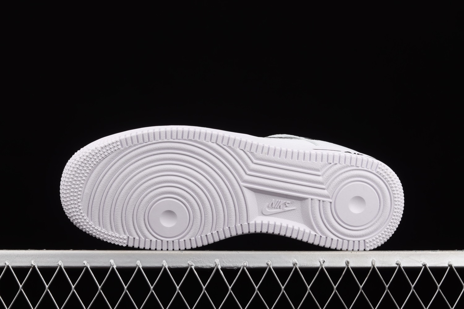 Nike Air Force 1 Low Zig Zag DN4928-100